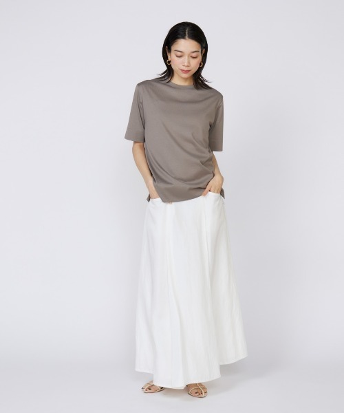 INED（イネド）の「【接触冷感】サイドスリットデザインTシャツ（Tシャツ/カットソー・レディース・グリーン/ブラック/グレー系その他/ホワイト・9号/11号）」の8枚目の写真