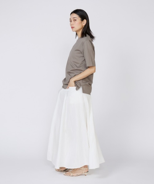 INED（イネド）の「【接触冷感】サイドスリットデザインTシャツ（Tシャツ/カットソー・レディース・グリーン/ブラック/グレー系その他/ホワイト・9号/11号）」の7枚目の写真