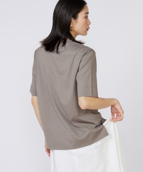 INED（イネド）の「【接触冷感】サイドスリットデザインTシャツ（Tシャツ/カットソー・レディース・グリーン/ブラック/グレー系その他/ホワイト・9号/11号）」の14枚目の写真