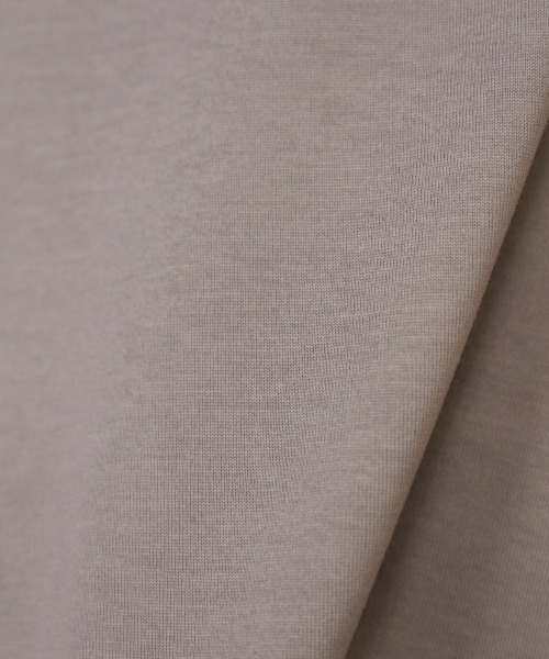 INED（イネド）の「【接触冷感】サイドスリットデザインTシャツ（Tシャツ/カットソー・レディース・グリーン/ブラック/グレー系その他/ホワイト・9号/11号）」の10枚目の写真