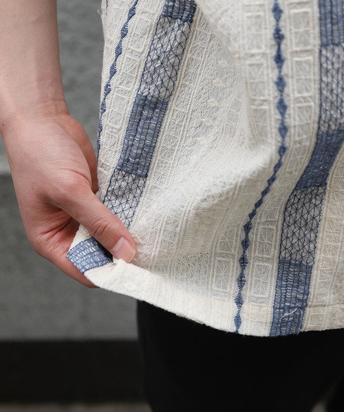 MEN'S BIGI（メンズビギ）の「総柄刺繍オープンカラー半袖シャツ（シャツ/ブラウス・メンズ・ホワイト・03/02）」の7枚目の写真