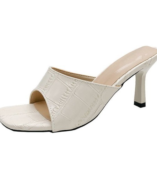 Forcement(フォースメント)の「クロコレザー調ミュールパンプス(サンダル・レディース・ホワイト/ブラック・22.5cm/23cm/23.5cm/24cm/24.5cm/25cm)」の6枚目の写真