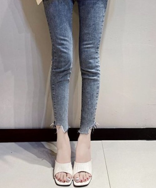 Forcement(フォースメント)の「クロコレザー調ミュールパンプス(サンダル・レディース・ホワイト/ブラック・22.5cm/23cm/23.5cm/24cm/24.5cm/25cm)」の10枚目の写真