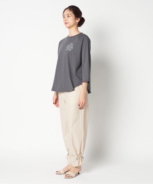 HELIOPOLE（エリオポール）の「LOGO RAGLAN SLEEVE TEE（Tシャツ/カットソー・レディース・ピンク/チャコールグレー/アイボリー・38）」の9枚目の写真