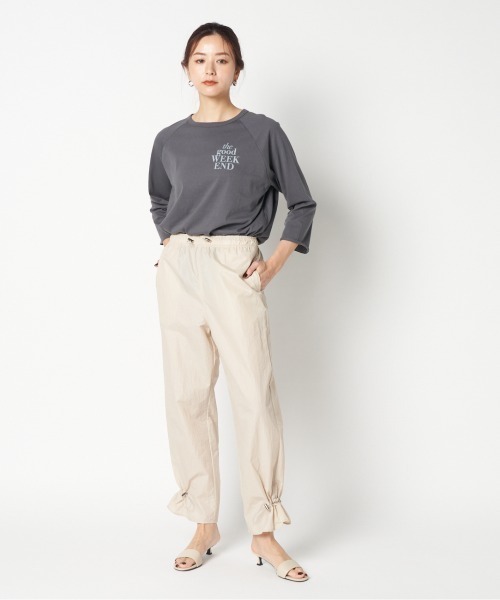 HELIOPOLE（エリオポール）の「LOGO RAGLAN SLEEVE TEE（Tシャツ/カットソー・レディース・ピンク/チャコールグレー/アイボリー・38）」の4枚目の写真