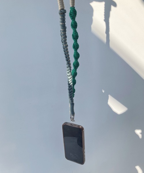 AS KNOW AS plus（アズノゥアズプラス）の「●配色コードストラップ（スマホグッズ・レディース・ブラック/ピンク/グリーン・FREE）」の2枚目の写真