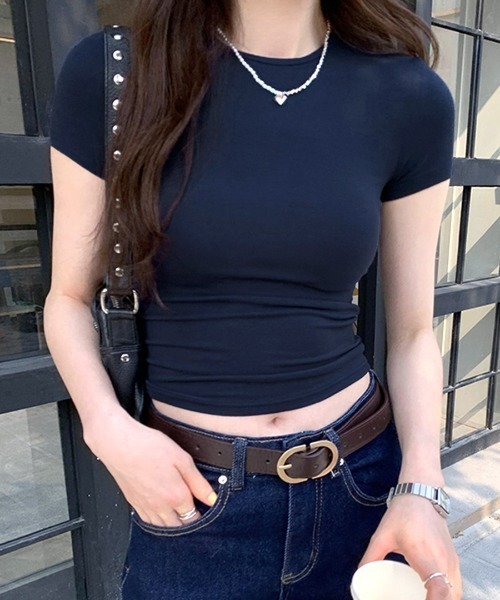 REMUR(レミュール)の「ショート丈半袖Tシャツ(Tシャツ/カットソー・レディース・ブラック/ネイビー/ブラウン/グレー・FREE)」の17枚目の写真