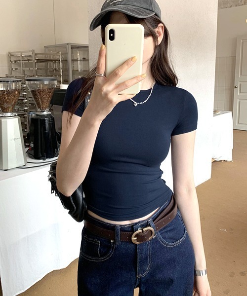 REMUR(レミュール)の「ショート丈半袖Tシャツ(Tシャツ/カットソー・レディース・ブラック/ネイビー/ブラウン/グレー・FREE)」の15枚目の写真