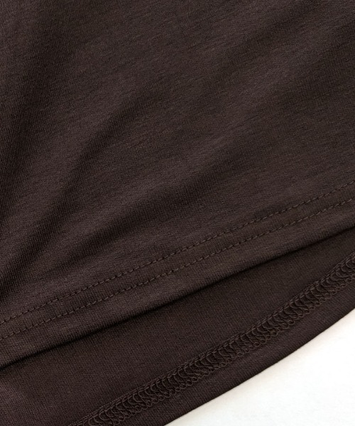 REMUR(レミュール)の「ショート丈半袖Tシャツ(Tシャツ/カットソー・レディース・ブラック/ネイビー/ブラウン/グレー・FREE)」の5枚目の写真