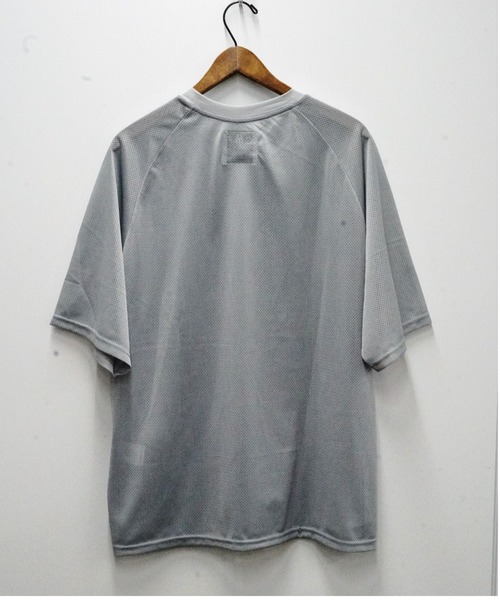CMF OUTDOOR GARMENT（シーエムエフアウトドアガーメント）の「CMF OUTDOOR GARMENT/シーエムエフ アウトドアガーメント  別注QUICK DRY MESH TEE S/S（Tシャツ/カットソー・メンズ・グレー/ブラック・L/XL/M）」の10枚目の写真