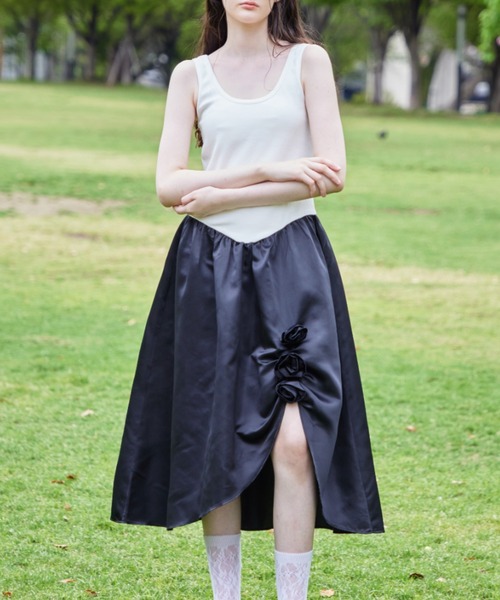 etre loin(エトルワン)の「Rose satin docking rib dress(ワンピース・レディース・ブラック/ブルー/ピンク・M)」の2枚目の写真