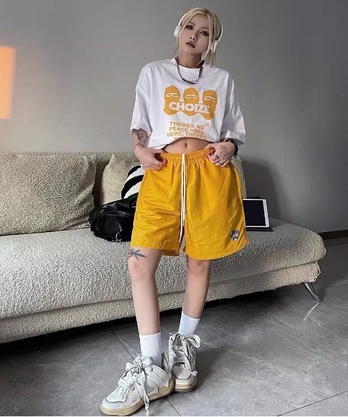 lilful(リルフル)の「フロントプリントルーズTシャツ(Tシャツ/カットソー・レディース・ホワイト/ブラック・M/L)」の4枚目の写真
