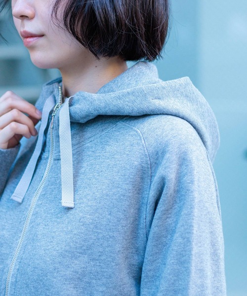 D.M.G.（ドミンゴ）の「[D.M.G / ディーエムジー] ベーシック裏毛 スウェットフーディー（パーカー・レディース・ブラウン/トップグレー・2/3）」の14枚目の写真