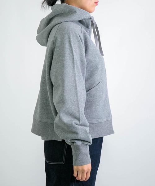 D.M.G.（ドミンゴ）の「[D.M.G / ディーエムジー] ベーシック裏毛 スウェットフーディー（パーカー・レディース・ブラウン/トップグレー・2/3）」の20枚目の写真