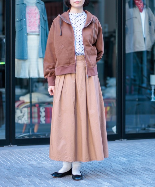 D.M.G.（ドミンゴ）の「[D.M.G / ディーエムジー] ベーシック裏毛 スウェットフーディー（パーカー・レディース・ブラウン/トップグレー・2/3）」の5枚目の写真