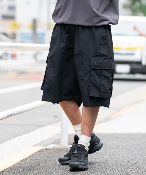 WEGO（ウィゴー）の「WEGO/ナイロンイージーバギーカーゴショーツ（カーゴパンツ・メンズ・オリーブ/ライトグレー/ブラック・MEDIUM/LARGE）」の2枚目の写真