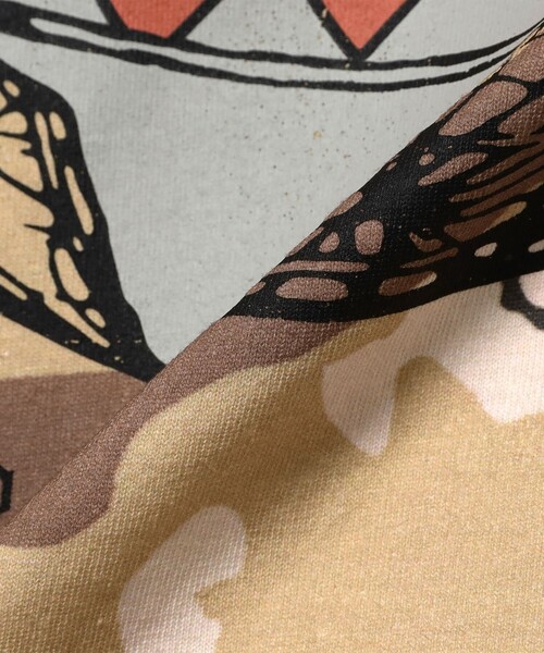 International Gallery BEAMS（インターナショナルギャラリービームス）の「【別注】U/MUSIC × IG / UNDERSONG Nas カモフラージュ グラフィック Tシャツ（Tシャツ/カットソー・メンズ・その他・S/M/L）」の5枚目の写真