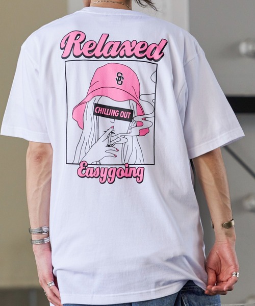 MODISH GAZE(モディシュガゼ)の「【MODISH GAZE】スモーキングガール Relaxed半袖Tシャツ(Tシャツ/カットソー・メンズ・ホワイト×グレー/ホワイト×ピンク/ブラック×パープル/ブラック×ブルー/ホワイト×ブルー/ブラック×グリーン・MEDIUM/LARGE/X-LARGE)」の3枚目の写真