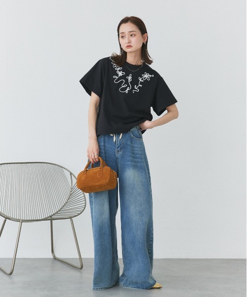 ad thie（アドティエ）の「フラワーモチーフ コード刺繍Tシャツ（Tシャツ/カットソー・レディース・オフホワイト/ブラック・FREE）」の21枚目の写真