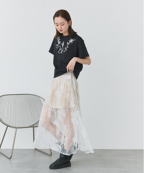 ad thie（アドティエ）の「フラワーモチーフ コード刺繍Tシャツ（Tシャツ/カットソー・レディース・オフホワイト/ブラック・FREE）」の11枚目の写真