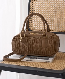 レディースのボストンバッグ（ベージュ系・キルティング）ファッション