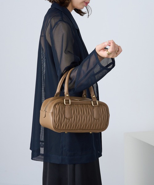 MARLON FIRENZE(マーロンフィレンツェ)の「【MARLON FIRENZE】イタリアンレザー 横長キルティングボストンバッグ(ボストンバッグ・レディース・グレイッシュベージュ/ブラック・FREE)」の22枚目の写真