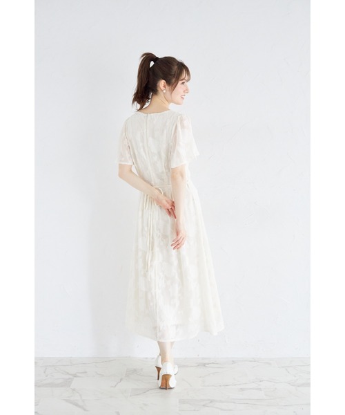 tocco closet(トッコ クローゼット)の「ウエストリボン付きパール装飾シアーフラワージャガードワンピース(ワンピース・レディース・ネイビー/アイボリー・M)」の6枚目の写真