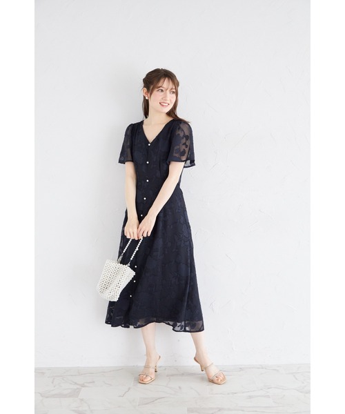 tocco closet(トッコ クローゼット)の「ウエストリボン付きパール装飾シアーフラワージャガードワンピース(ワンピース・レディース・ネイビー/アイボリー・M)」の11枚目の写真