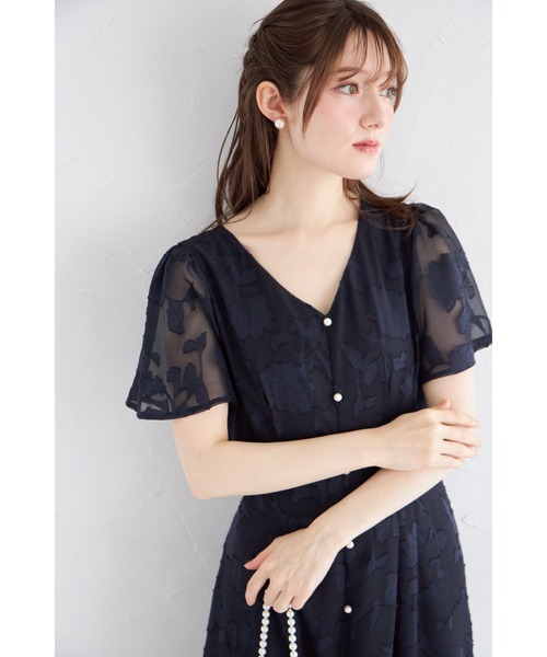 tocco closet(トッコ クローゼット)の「ウエストリボン付きパール装飾シアーフラワージャガードワンピース(ワンピース・レディース・ネイビー/アイボリー・M)」の16枚目の写真