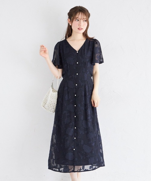 tocco closet(トッコ クローゼット)の「ウエストリボン付きパール装飾シアーフラワージャガードワンピース(ワンピース・レディース・ネイビー/アイボリー・M)」の15枚目の写真