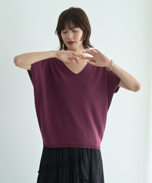 YECCA VECCA（イェッカヴェッカ）の「Vネックドルマンニット（ニット/セーター・レディース・ブラック/キャメル/パープル・FREE）」の3枚目の写真