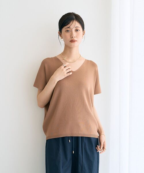 YECCA VECCA（イェッカヴェッカ）の「Vネックドルマンニット（ニット/セーター・レディース・ブラック/キャメル/パープル・FREE）」の4枚目の写真