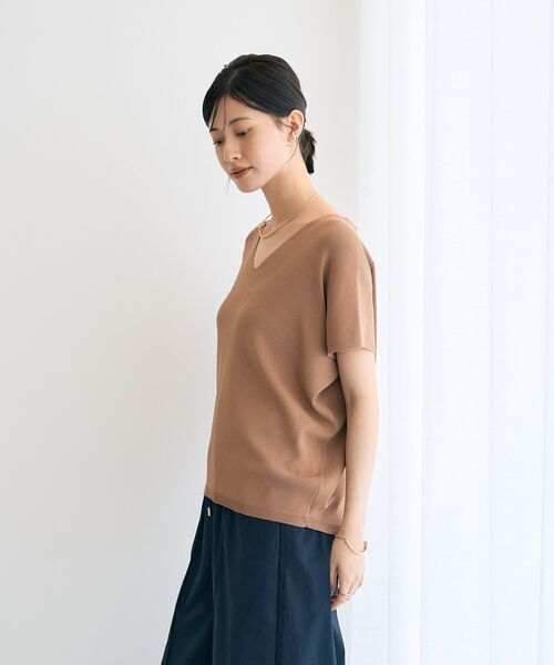 YECCA VECCA（イェッカヴェッカ）の「Vネックドルマンニット（ニット/セーター・レディース・ブラック/キャメル/パープル・FREE）」の5枚目の写真