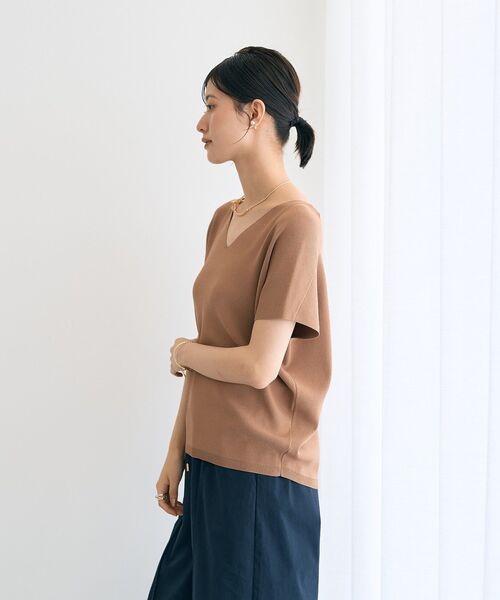 YECCA VECCA（イェッカヴェッカ）の「Vネックドルマンニット（ニット/セーター・レディース・ブラック/キャメル/パープル・FREE）」の6枚目の写真