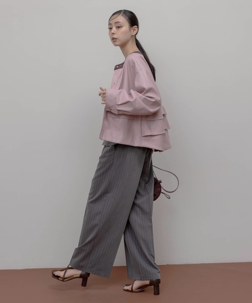 新品　今季　エイミーロウ　バックフリル 合成皮革ジャケット　ブラウン 新品 今季 エイミーロウ バックフリル 合成皮革ジャケット