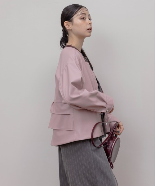 新品　今季　エイミーロウ　バックフリル 合成皮革ジャケット　ブラウン バックフリル 合成皮革ジャケット（ノーカラージャケット）｜Eimee Law