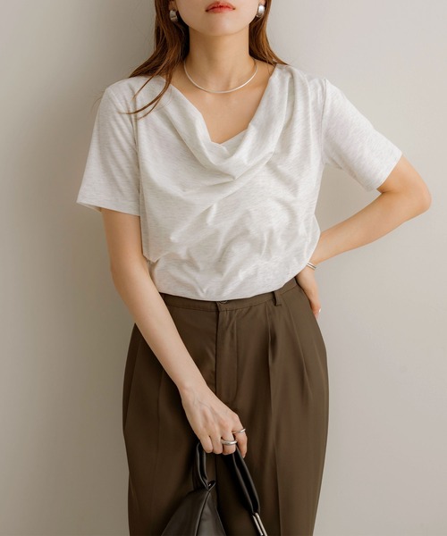 NOAHL(ノアル)の「【NOAHL】ドレープデザインTシャツ(Tシャツ/カットソー・レディース・オートミール/ブラック/アイボリー・FREE)」の3枚目の写真