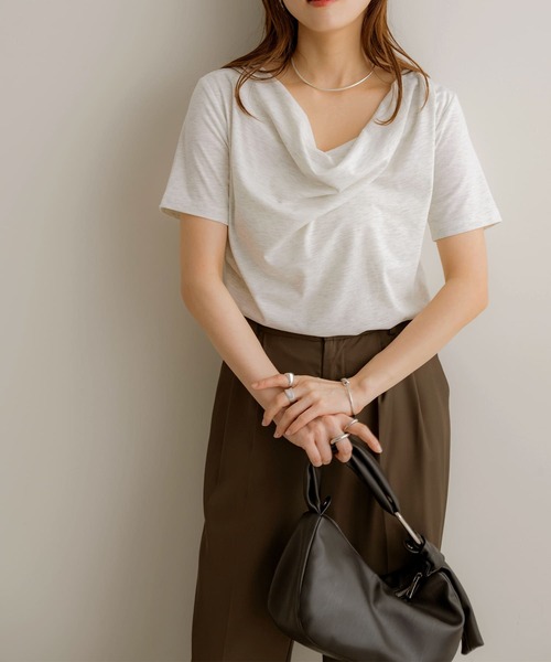 NOAHL(ノアル)の「【NOAHL】ドレープデザインTシャツ(Tシャツ/カットソー・レディース・オートミール/ブラック/アイボリー・FREE)」の17枚目の写真