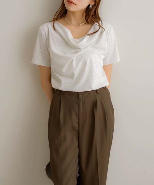NOAHL(ノアル)の「【NOAHL】ドレープデザインTシャツ(Tシャツ/カットソー・レディース・オートミール/ブラック/アイボリー・FREE)」の19枚目の写真