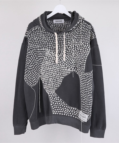 DISCOVERED（ディスカバード）の「SASHIKO DAMAGE PULLOVER HOODIE（パーカー・メンズ・ブラック・1/3）」の3枚目の写真