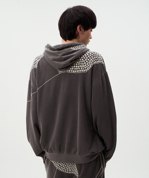 DISCOVERED（ディスカバード）の「SASHIKO DAMAGE PULLOVER HOODIE（パーカー・メンズ・ブラック・1/3）」の7枚目の写真