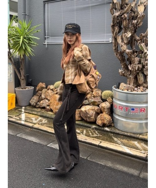 LAGUA GEM（ラグアジェム）の「WASH FLARE スウェットパンツ（スウェットパンツ・レディース・ブラック/カーキ・SMALL/MEDIUM）」の18枚目の写真