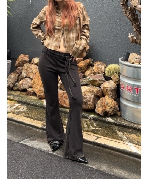 LAGUA GEM（ラグアジェム）の「WASH FLARE スウェットパンツ（スウェットパンツ・レディース・ブラック/カーキ・SMALL/MEDIUM）」の19枚目の写真