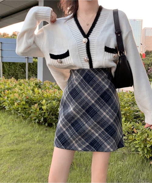 AMAJI（アマジ）の「クラシカルチェック台形ミニスカート（スカート・レディース・ブラウン/ブラック・SMALL/MEDIUM/LARGE/X-LARGE）」の3枚目の写真