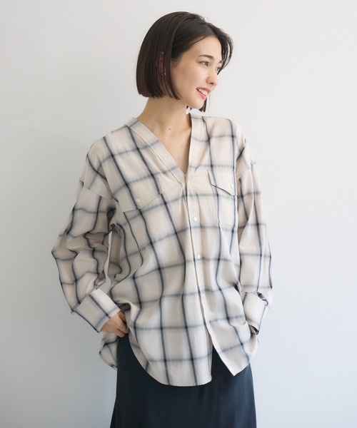 KATHARINE ROSS(キャサリンロス)の「【KATHARINE ROSS】オンブレーチェックカラーレスシャツ(シャツ/ブラウス・レディース・アイボリー/ネイビー・MEDIUM)」の9枚目の写真