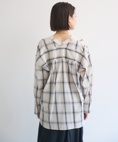 KATHARINE ROSS(キャサリンロス)の「【KATHARINE ROSS】オンブレーチェックカラーレスシャツ(シャツ/ブラウス・レディース・アイボリー/ネイビー・MEDIUM)」の12枚目の写真