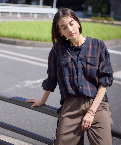 KATHARINE ROSS(キャサリンロス)の「【KATHARINE ROSS】オンブレーチェックカラーレスシャツ(シャツ/ブラウス・レディース・アイボリー/ネイビー・MEDIUM)」の4枚目の写真