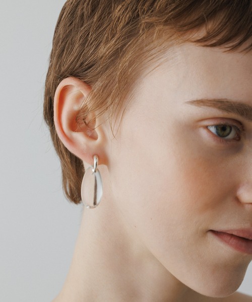 ADAM ET ROPE'（アダムエロペ）の「【EMOELLE】drop pierced earrings（ピアス（両耳用）・レディース・ホワイト系その他・FREE）」の2枚目の写真