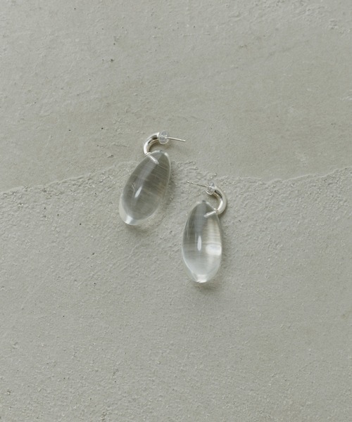 ADAM ET ROPE'（アダムエロペ）の「【EMOELLE】drop pierced earrings（ピアス（両耳用）・レディース・ホワイト系その他・FREE）」の5枚目の写真