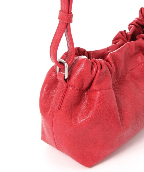 studio CLIP（スタディオクリップ）の「ギャザーおさんぽショルダーバッグ（ショルダーバッグ・レディース・アイボリー/レッド/ブラウン/ブラック・FREE）」の16枚目の写真